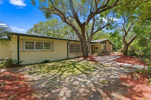 Villa Palmetto Bay, Miami-Dade County