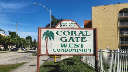 Residential complexes in Hialeah, Miami-Dade