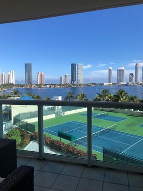 Residential complexes in Aventura, Miami-Dade