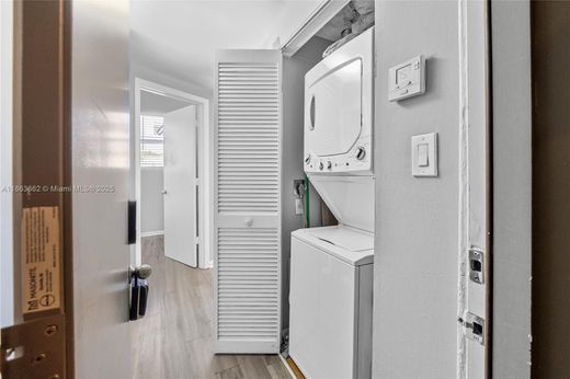 Жилой комплекс, Майами-Бич, Miami-Dade County