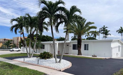 Villa in Hialeah, Miami-Dade County