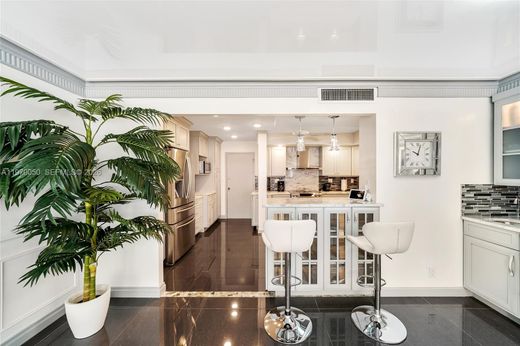 Residential complexes in Fort Lauderdale, Broward County