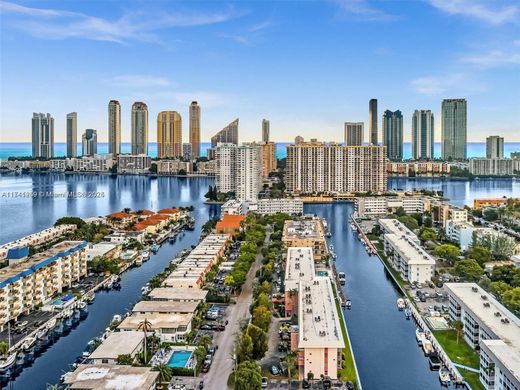 Residential complexes in North Miami Beach, Miami-Dade