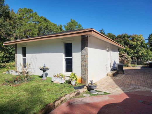Residential complexes in West Palm Beach, Palm Beach