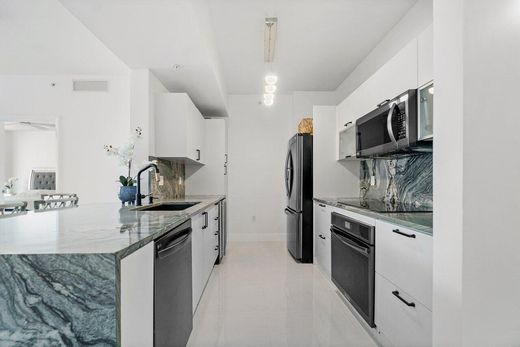 Residential complexes in West Palm Beach, Palm Beach