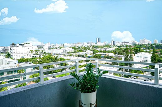 Residential complexes in Miami Beach, Miami-Dade