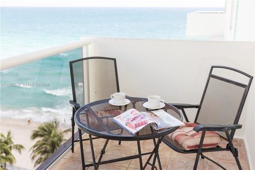Residential complexes in Hollywood, Broward County