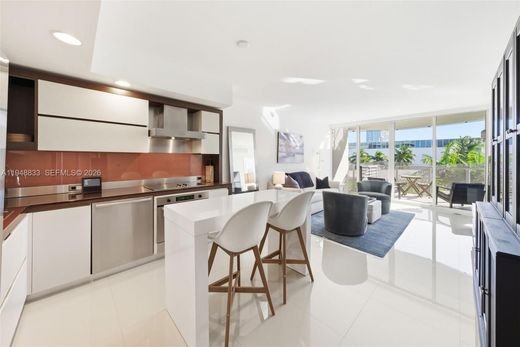 Residential complexes in Miami Beach, Miami-Dade