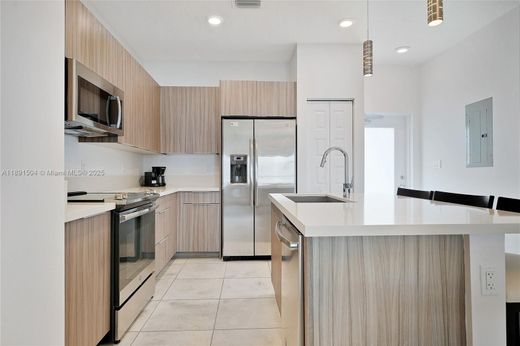 Edificio en Doral, Miami-Dade County