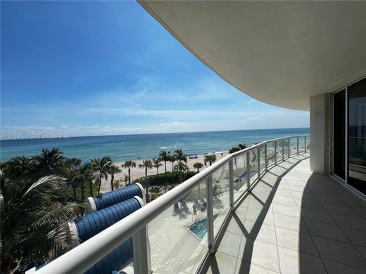 Жилой комплекс, Sunny Isles Beach, Miami-Dade County