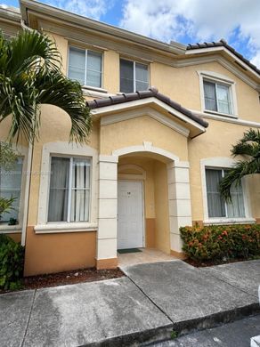Residential complexes in Hialeah, Miami-Dade