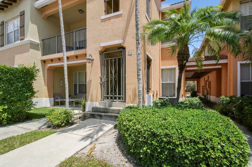 Residential complexes in West Palm Beach, Palm Beach