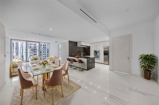 Kamienica w Miami, Miami-Dade County