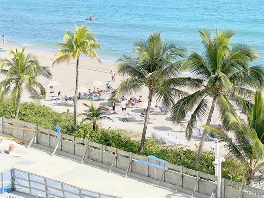 Residential complexes in Fort Lauderdale, Broward County
