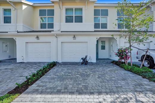 Townhouse in Deerfield Beach, Broward County