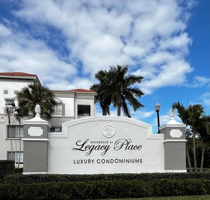 Residential complexes in Palm Beach Gardens, Palm Beach