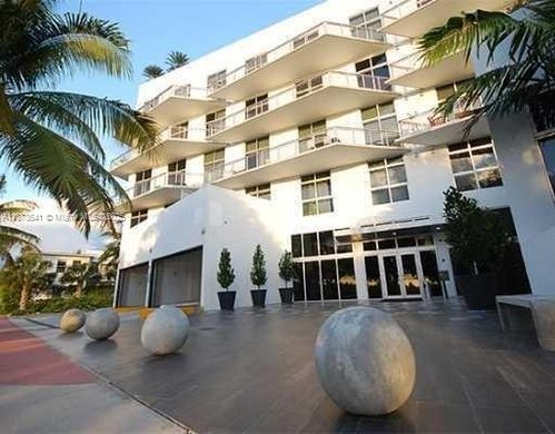 Residential complexes in Miami Beach, Miami-Dade