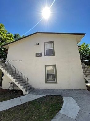 مجمع شقق ﻓﻲ ميامي، فلوريدا, Miami-Dade County