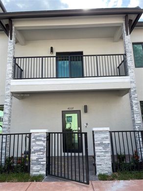 Şehir evi  Doral, Miami-Dade County