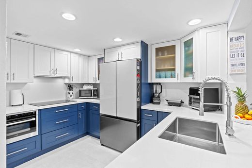 Townhouse in Coral Springs, Broward County