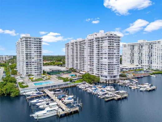 Жилой комплекс, Aventura, Miami-Dade County