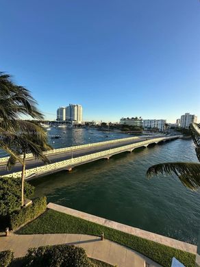 Complexes résidentiels à Miami Beach, Comté de Miami-Dade