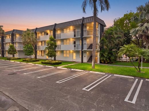 Residential complexes in Pompano Beach, Broward County