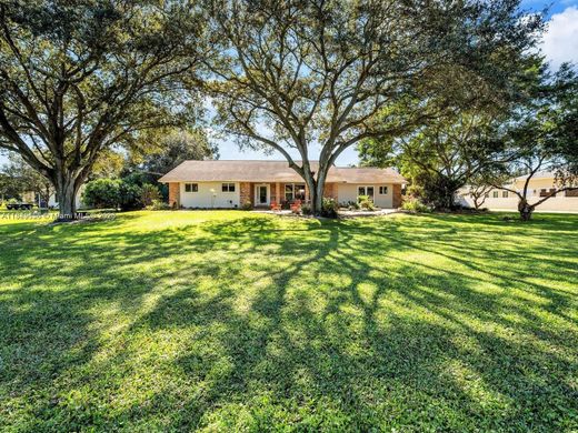 Villa in Southwest Ranches, Broward County
