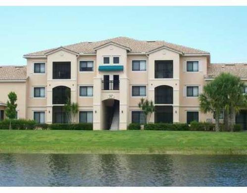 Residential complexes in Palm Beach Gardens, Palm Beach