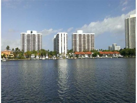 Residential complexes in Aventura, Miami-Dade