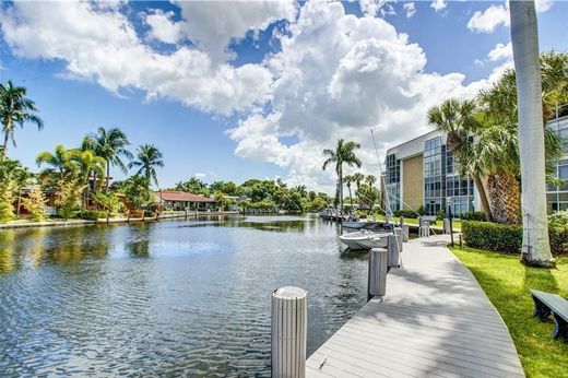 Residential complexes in Oakland Park, Broward County