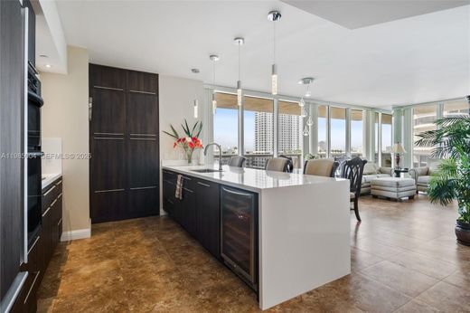 Residential complexes in Hallandale, Broward County