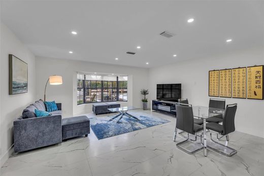 Residential complexes in Fort Lauderdale, Broward County