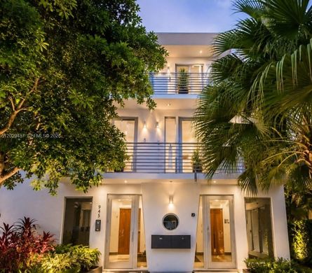 Residential complexes in Miami Beach, Miami-Dade