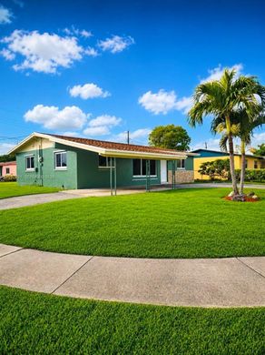 Villa in Pompano Beach, Broward County