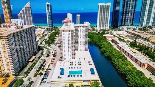 Residential complexes in Sunny Isles Beach, Miami-Dade