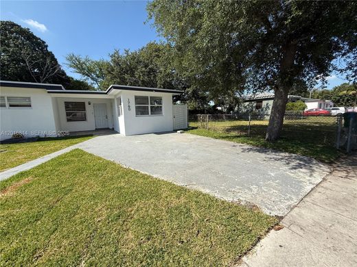 Villa - Miami Heights Trailer Park, Miami-Dade County