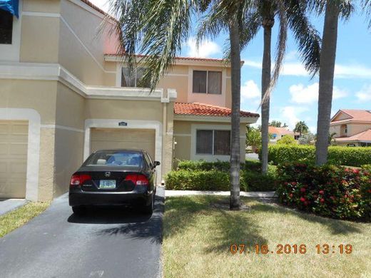 Townhouse in Deerfield Beach, Broward County
