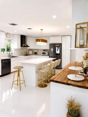 Villa Miami Gardens, Miami-Dade County