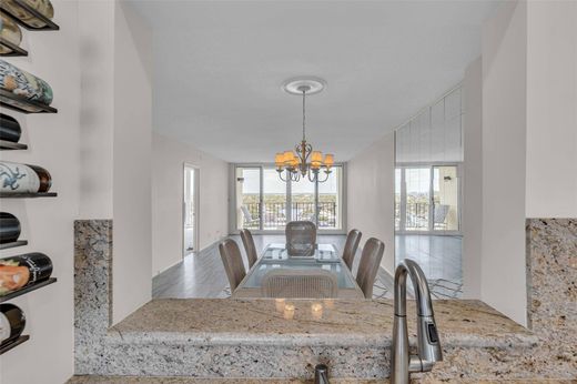 Pompano Beach, Broward Countyのアパートメント・コンプレックス