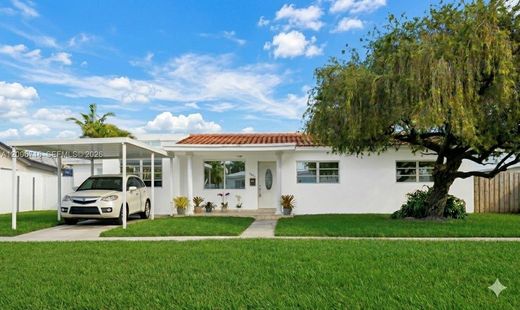 Villa in Hialeah, Miami-Dade County