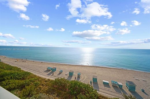 Residential complexes in Miami Beach, Miami-Dade