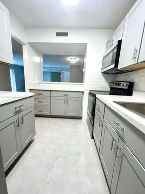 Complesso residenziale a Miami, Miami-Dade County