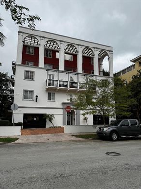 Residential complexes in Coral Gables, Miami-Dade