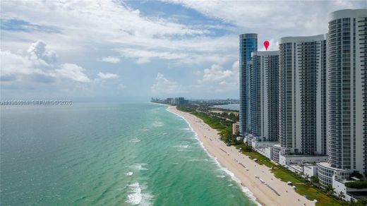 Residential complexes in Sunny Isles Beach, Miami-Dade