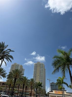Kamienica w Hallandale Beach, Broward County