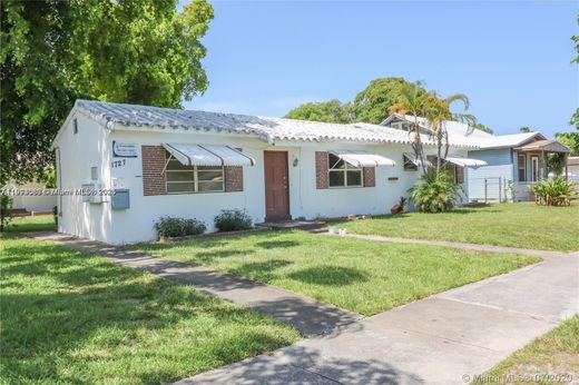 Residential complexes in Hollywood, Broward County