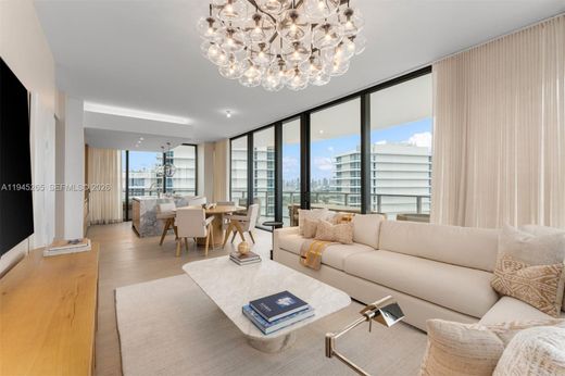 Residential complexes in Miami Beach, Miami-Dade