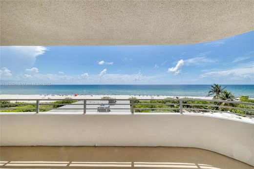 Residential complexes in Miami Beach, Miami-Dade