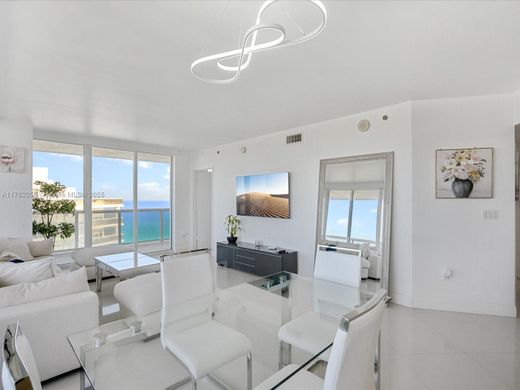 Residential complexes in Hallandale, Broward County